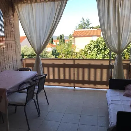 Daire In With Sea View, Terrace, Air Conditioning, Wi-fi Sveti Filip i Jakov